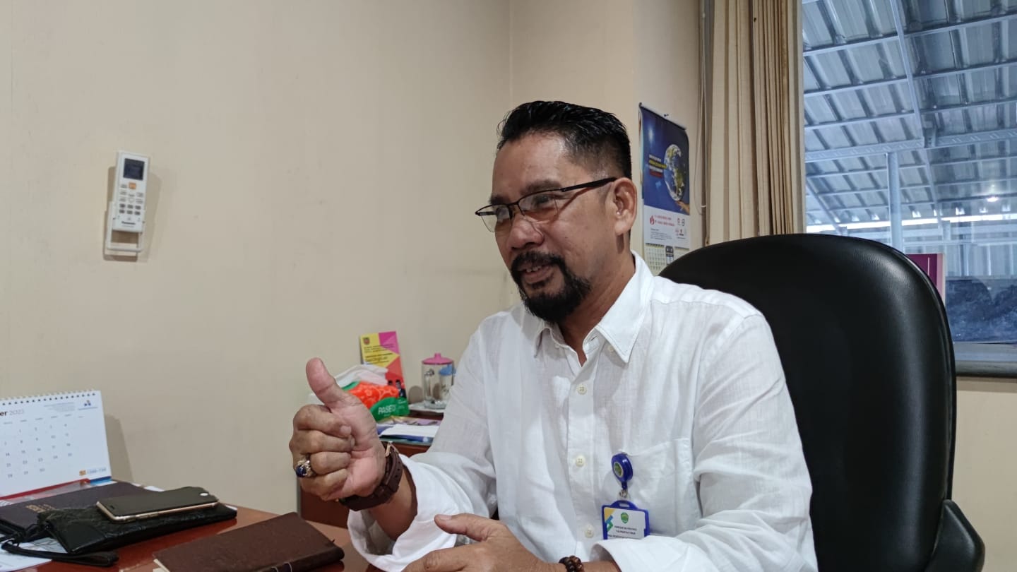 BERNILAI: Endang Effendi menilai pelestarian naskah kuno punya manfaat untuk ilmu pengetahuan sekaligus wujud kekayaan sejarah dan budaya sebuah daerah.