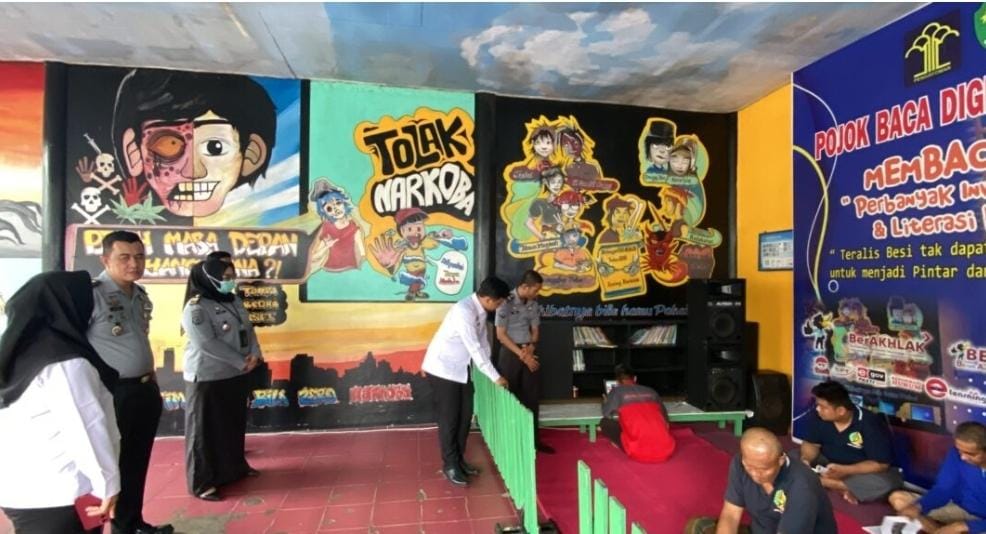 TERJANGKAU: Pemprov menyediakan puluhan unit pojok baca demi bisa dijangkau dengan optimal oleh masyarakat.