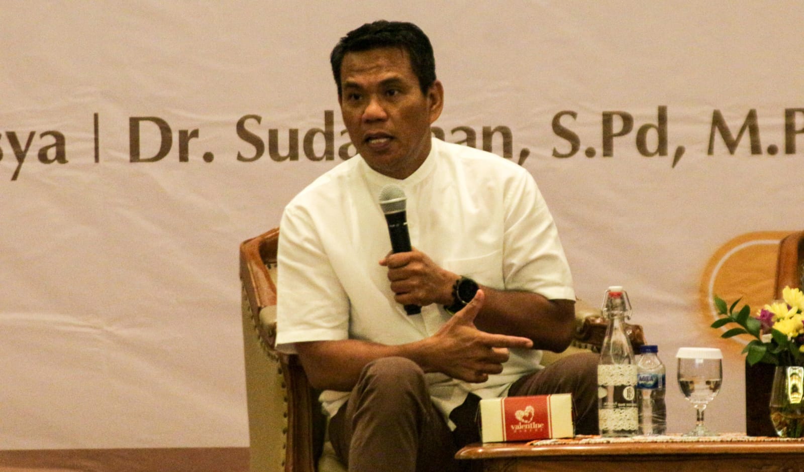 HARUS KOMMPAK: Rusman Ya’qub mengajak semua pihak untuk terlibat dalam upaya menciptakan lingkungan berliterasi yang nyaman bagi publik.