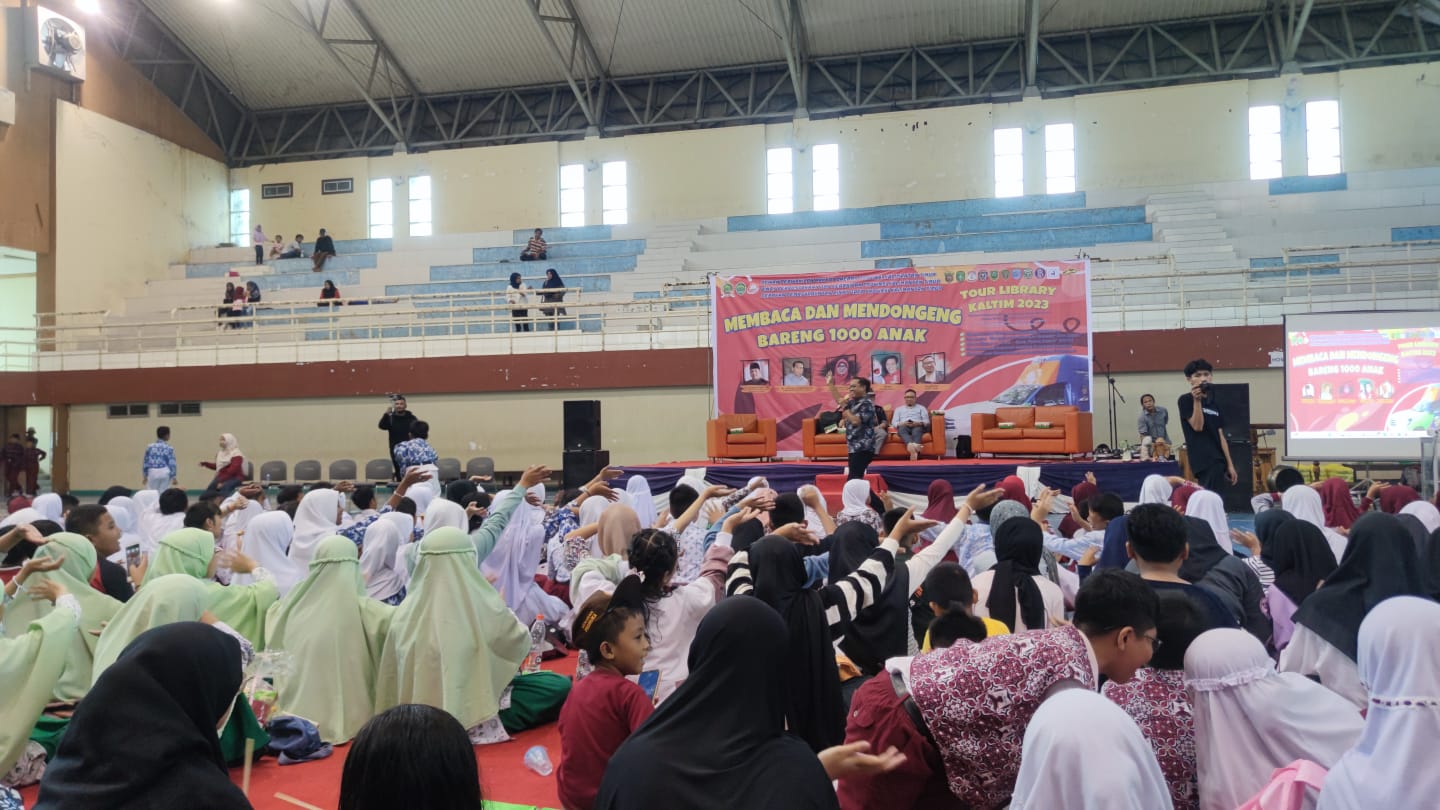 BERMANFAAT: Mendongeng menjadi salah satu cara menumbuhkan kemampuan anak dalam berliterasi. Lebih jauh, mengasah kemampuan diri dalam menyerap informasi.