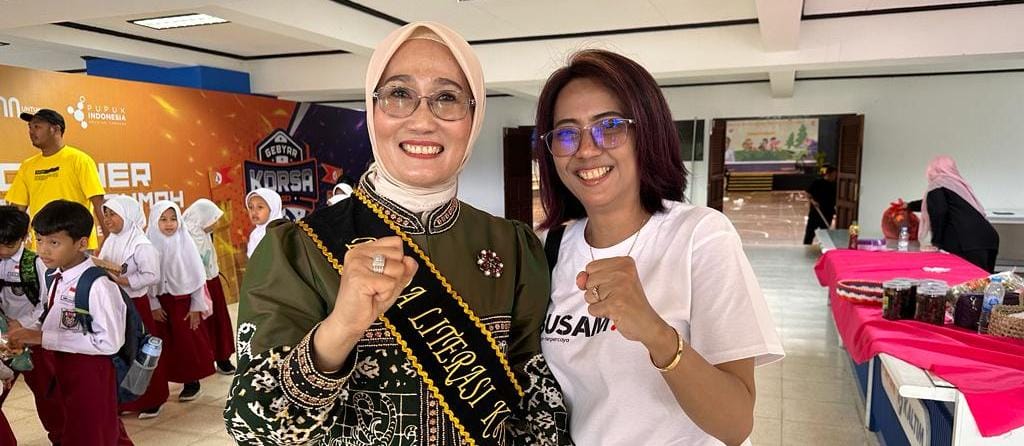 SAMBUT POSITIF: Hapidah (kiri) mengapresiasi langkah DPK Kaltim yang ingin menghidupkan kembali aktivitas berliterasi di masyarakat lewat berbagai kegiatan.