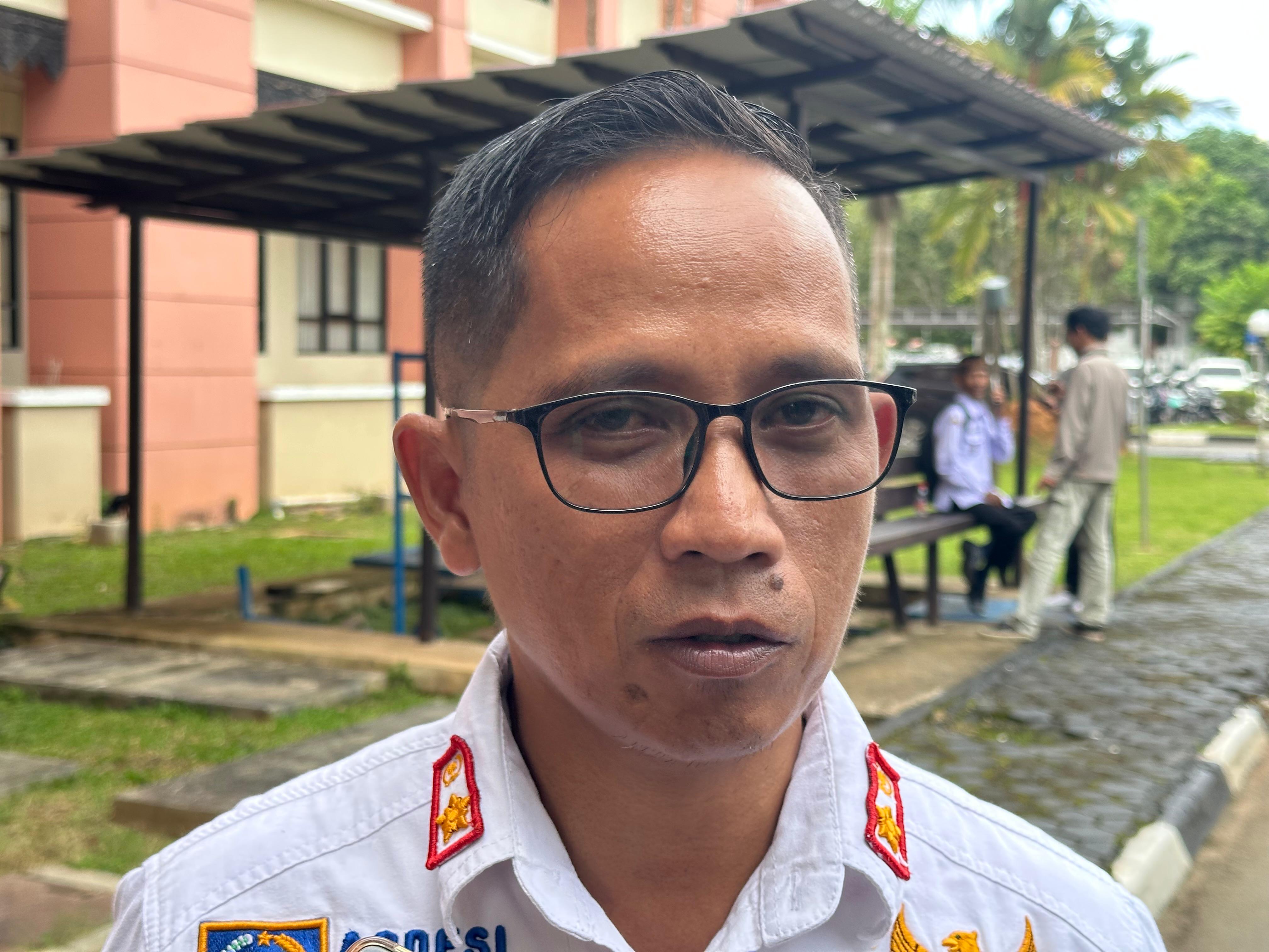 Foto: Kuswara, Kades Sukamaju