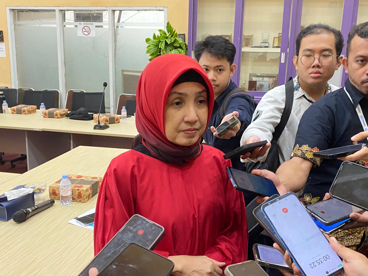 Kabid Pemberdayaan, Kelembagaan dan Sosial Budaya DPMPD Kaltim, Roslindawaty