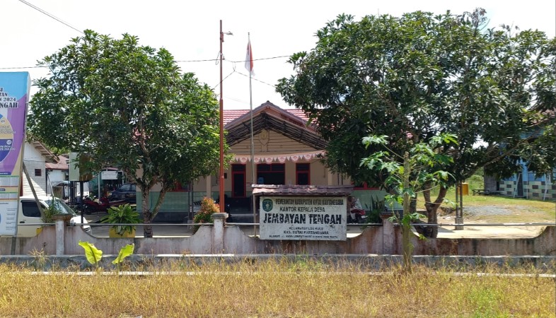 Kantor Desa Jembayan Tengah