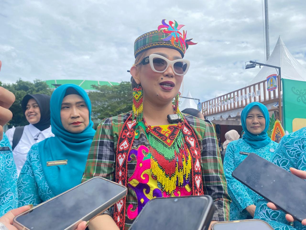 Bunda Harum usai membuka festival UMKM