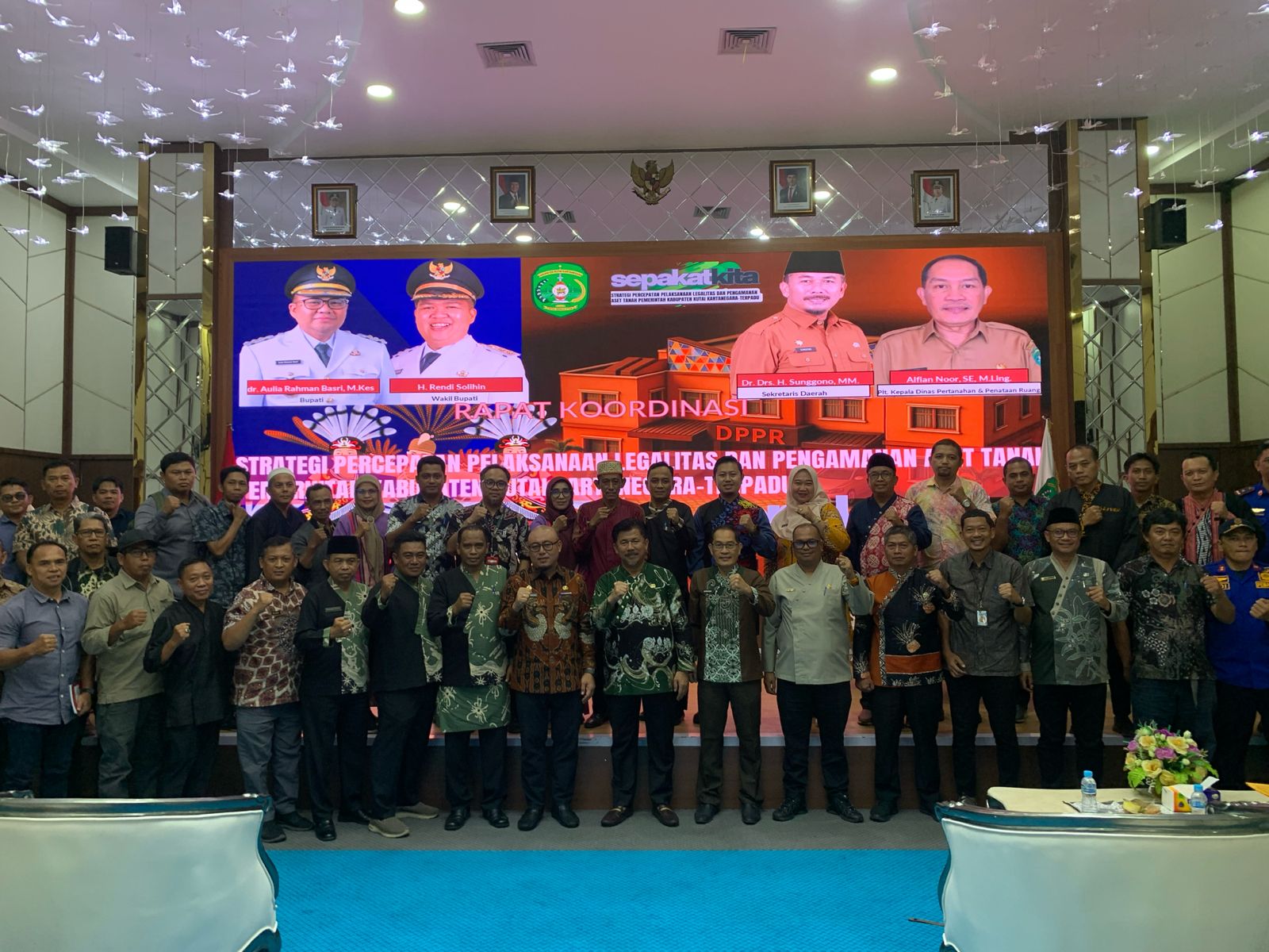 Rapat koordinasi percepatan sertifikasi aset Pemkab Kukar di Pendopo Wakil Bupati, Tenggarong. (garispena)