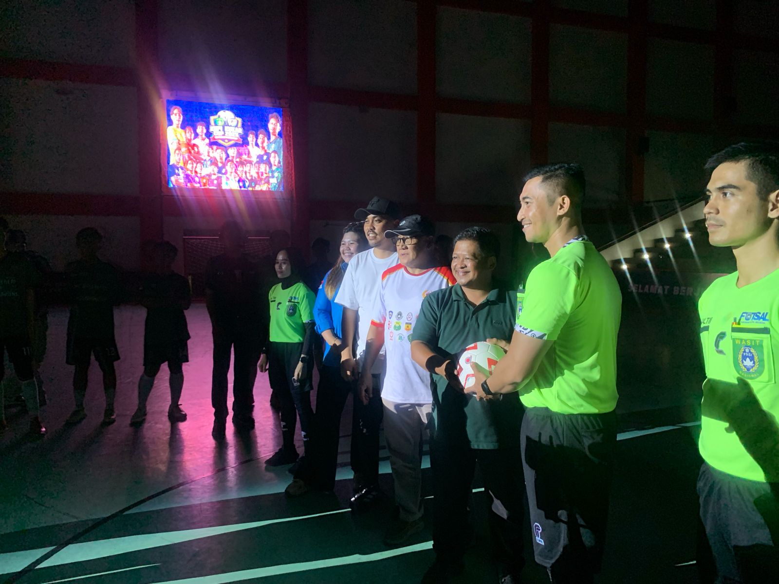 Pembukaan Futsal KNPI Cup 2025 di Gedung Beladiri Dispora Kukar. (garispena)